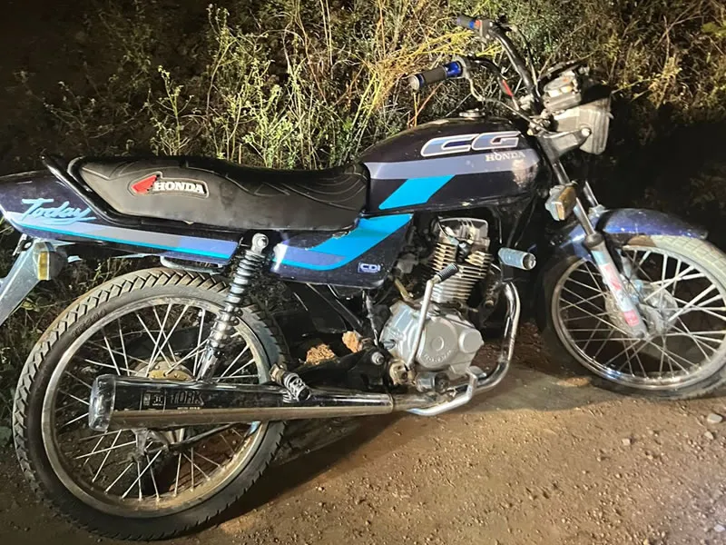 Motocicleta roubada é recuperada pela polícia militar em Cajazeiras