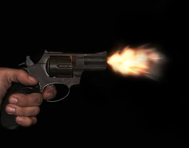 Homem é alvejado com disparo de arma de fogo em via pública na cidade de Sousa