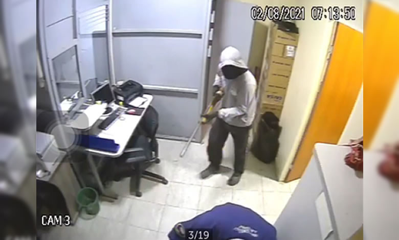 VÍDEO: Bandidos armados praticam roubo sob ameaças e violência em lotérica em Marizópolis