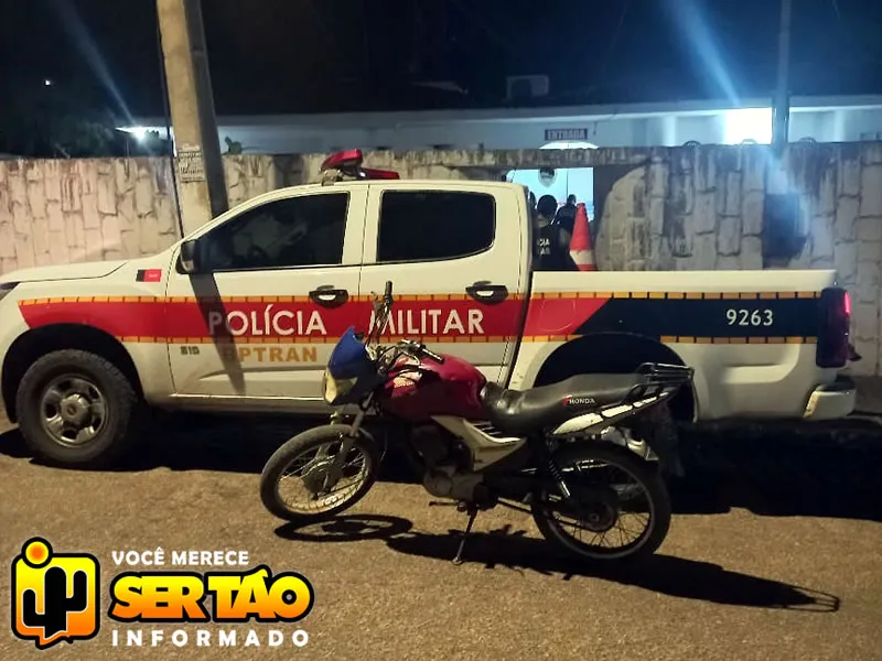Moto com restrição de roubo/furto é recuperada em Aparecida