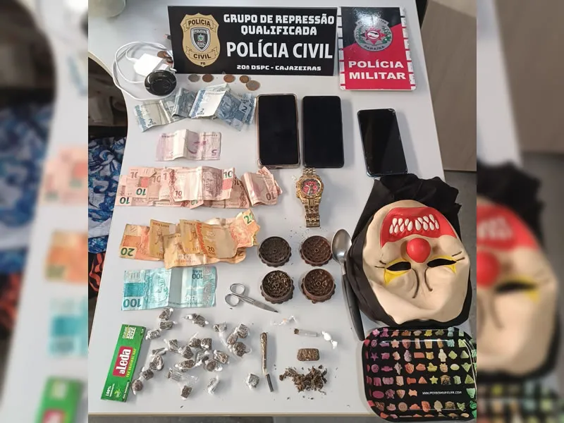 Polícia cumpre mandado e prende três pessoas por tráfico de drogas em Uiraúna