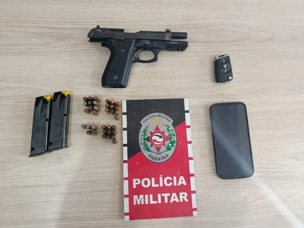 Polícia Militar apreende pistola e prende suspeito após perseguição em Cajazeiras