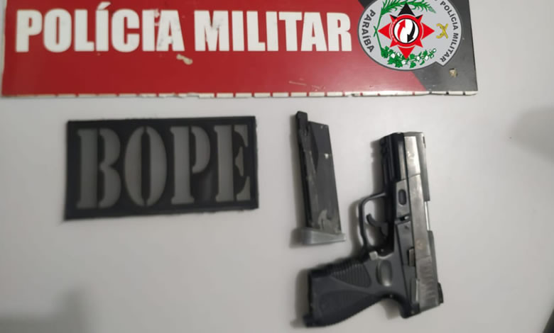 Jovem é conduzido à delegacia após ser flagrado com arma de brinquedo em Sousa