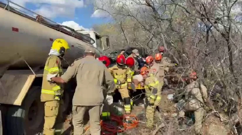 Colisão deixa dois mortos e um ferido grave na BR-230, entre Sousa e Pombal