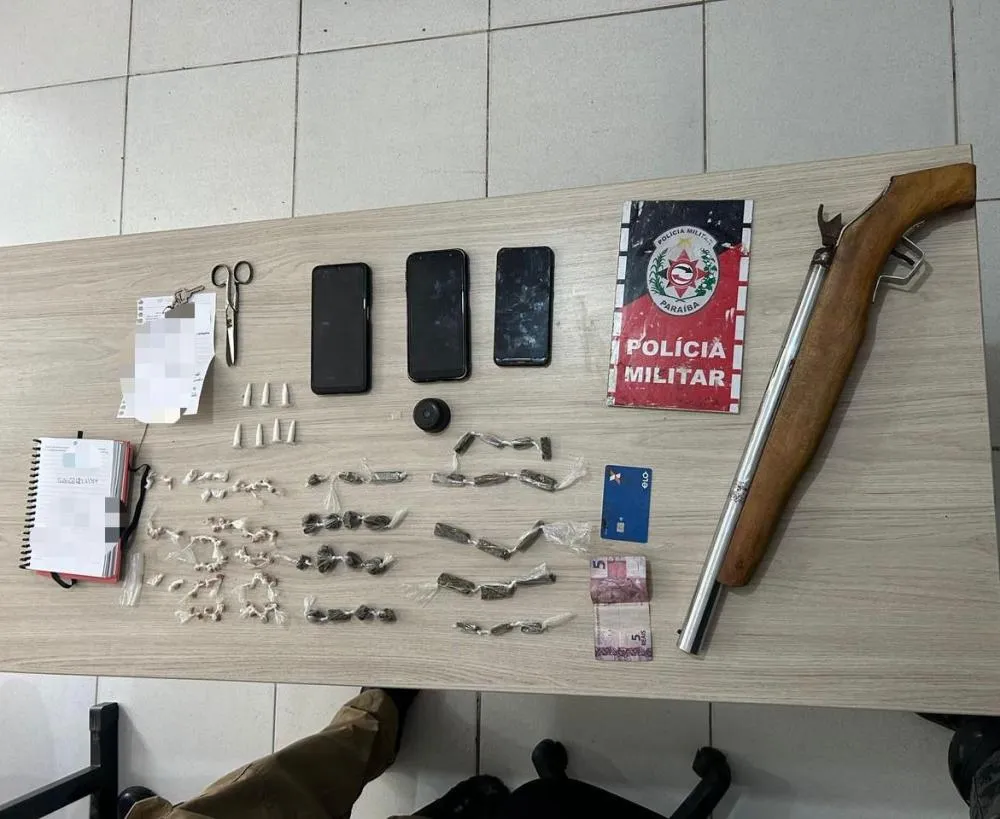 Polícia Militar apreende adolescentes, drogas e arma em Cajazeiras