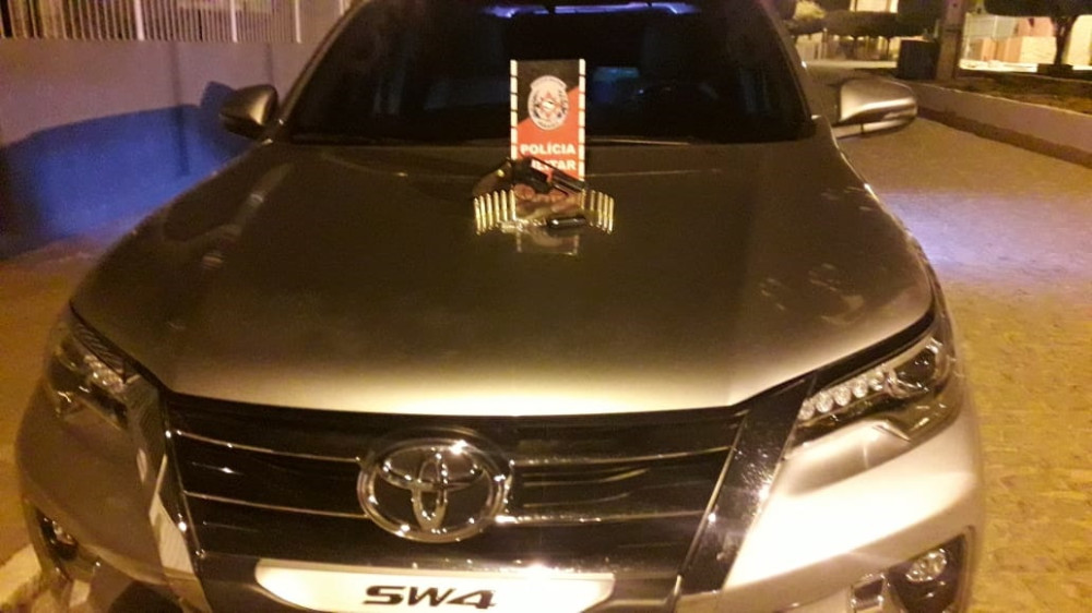 Empresário é preso durante abordagem por porte ilegal de arma de fogo no Sertão da Paraíba