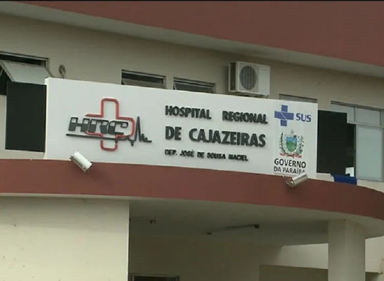 Acidente entre caminhonete e moto deixa mulher e criança feridas em Cajazeiras