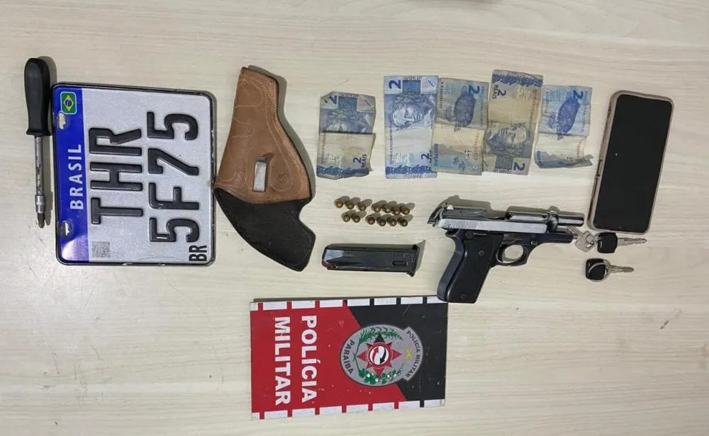 PM apreende pistola, munições e moto adulterada após perseguição em Cajazeiras