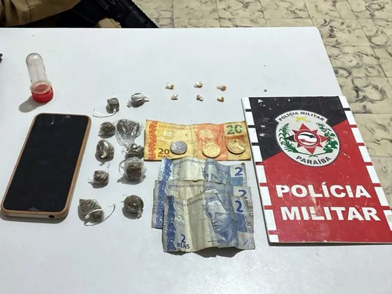 Polícia Militar prende mulher por tráfico de drogas na cidade de Pombal