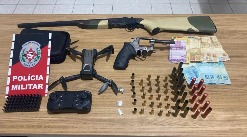 Polícia Militar apreende adolescente, armas, drogas e drone em Pombal