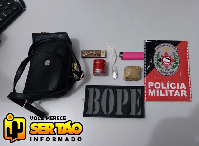 Em Sousa: Homem e mulher são levados à delegacia após serem flagrados com droga quando faziam entrega de delivery