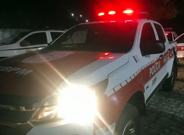 Quadrilha armada invade casa e rouba R$ 50 mil em Cajazeiras