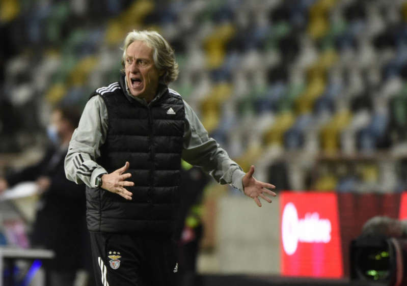 Em busca de um treinador, Lyon pensa na contratação de Jorge Jesus; ex-técnico do Lille também interessa