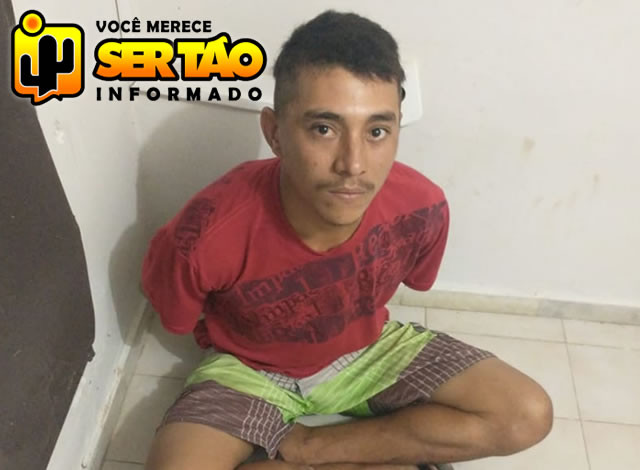 Jovem é conduzido à delegacia após ser flagrado com droga na cidade de Aparecida