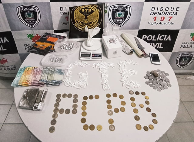VÍDEO: Polícia Civil prende suspeitos e desarticula ponto de tráfico de drogas em Nazarezinho