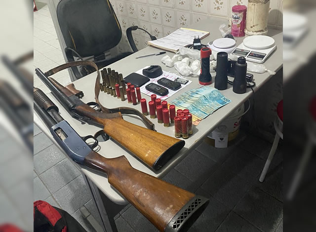VÍDEO: Pessoas são presas e drogas, armas e munições apreendidas em operação em Pombal