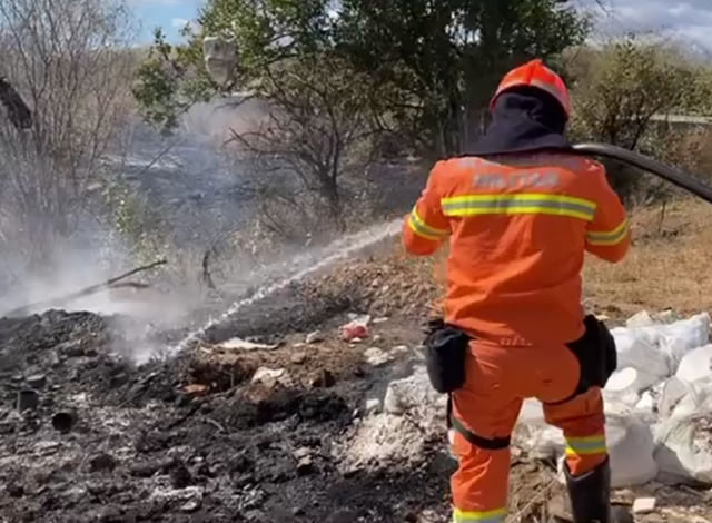 Bombeiros são acionados para conter incêndio na zona rural de São Bentinho