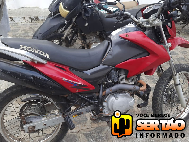 Polícia Rodoviária Federal apreende moto com restrição de roubo na BR 230 em Marizópolis