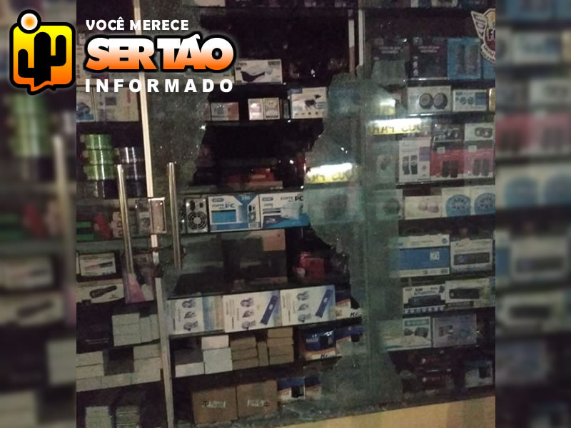 VÍDEO: Loja é arrombada e tem objetos furtados no Centro da cidade de Sousa