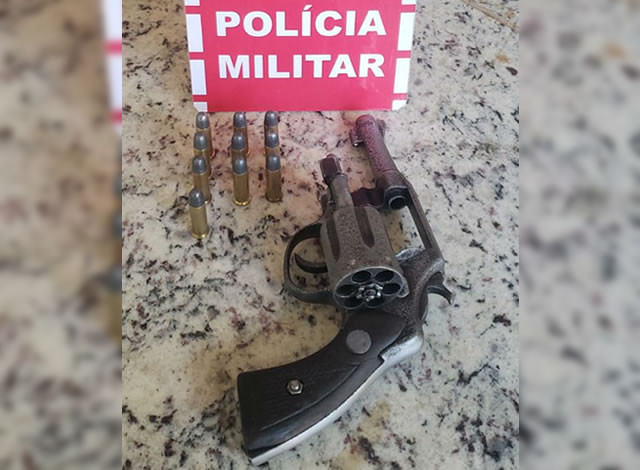 Polícia Militar prende dois homens por porte ilegal de arma de fogo em Jericó