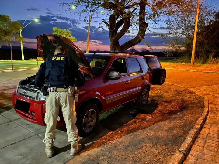 Polícia Rodoviária Federal recupera veículo roubado que circulava clonado em Cajazeiras