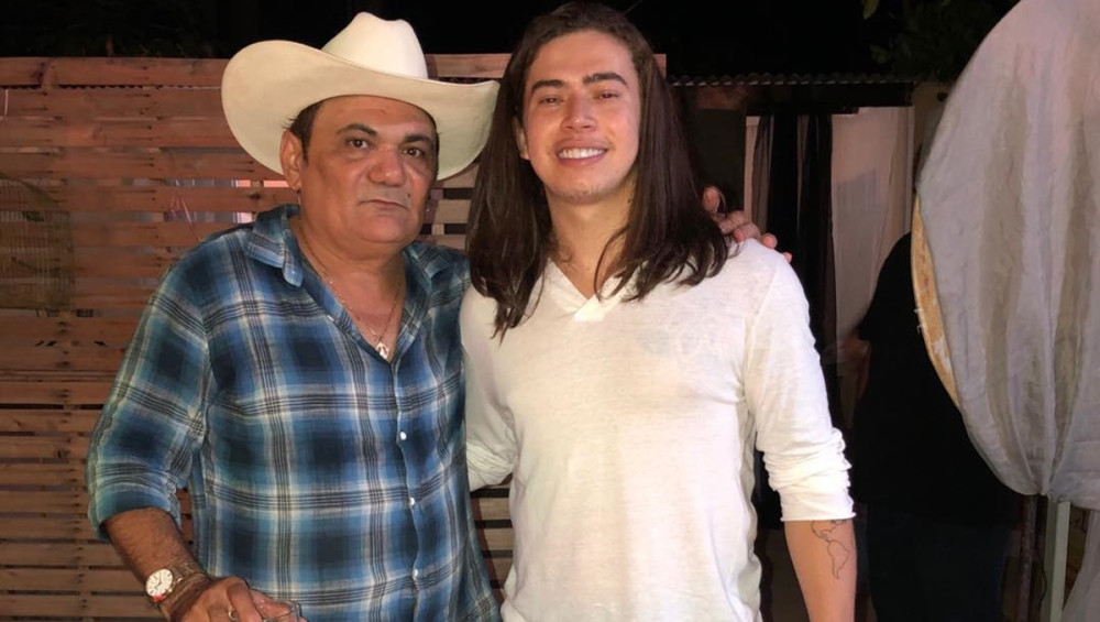 Pai de Whindersson Nunes assume angústia por neto prematuro: 'Estou chorando'