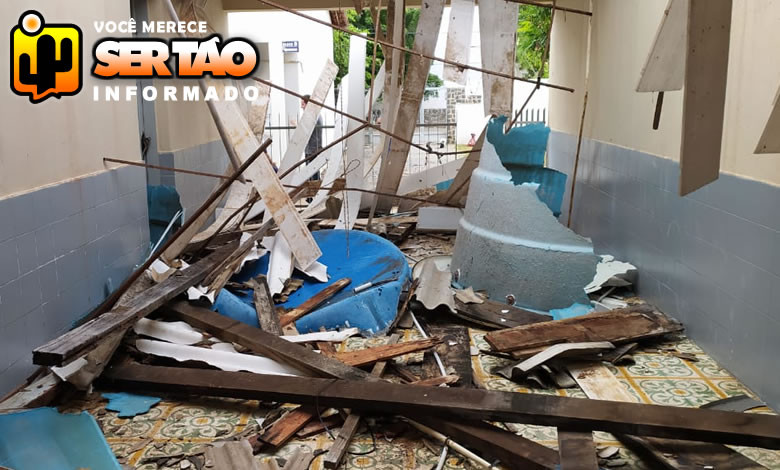 Parte de teto de corredor na UFCG Campus de Sousa desaba e por sorte ninguém ficou ferido
