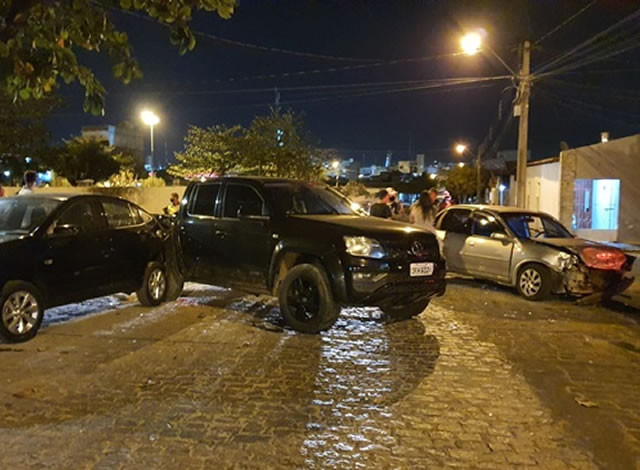 VÍDEOS: Jovem sousense se envolve em acidente de trânsito na cidade de Patos