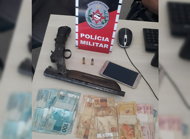 Polícia Militar prende acusados de praticarem roubo na zona rural de Cajazeiras