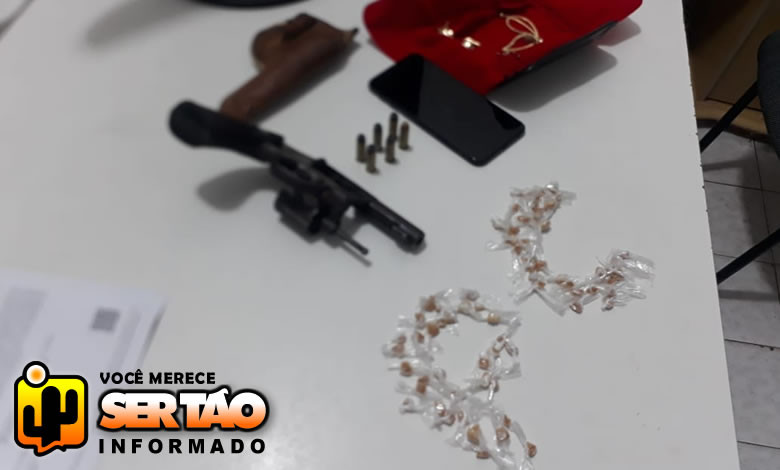 Em Pombal: Policiais civis apreendem arma e drogas e conduzem três mulheres à delegacia