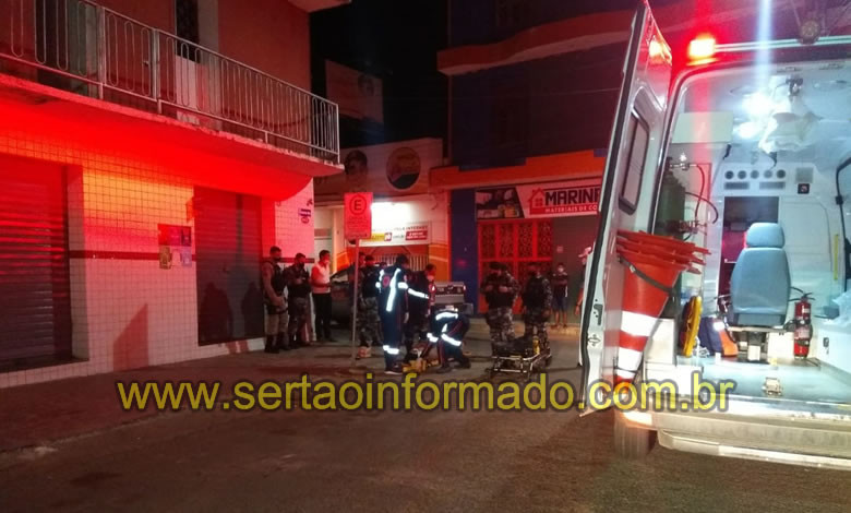 VÍDEO: Jovem tenta tirar sua própria vida pulando de varanda de prédio no Centro da cidade de Sousa