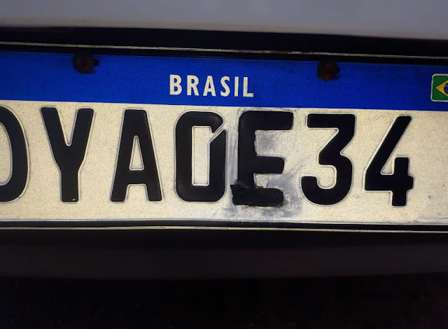 Carro com restrição de roubo/furto e placa adulterada é apreendido na cidade de Aparecida
