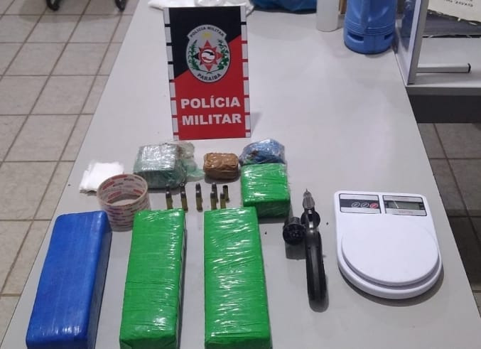 Polícia Militar prende suspeito de praticar duplo homicídio e apreende arma e droga na zona rural de Jericó