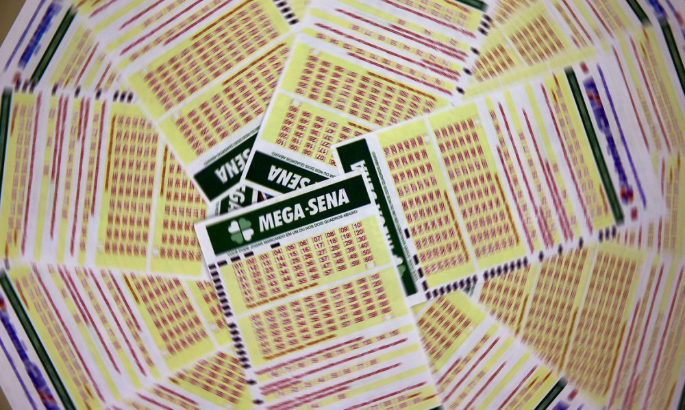 Ninguém acerta a Mega-Sena e prêmio acumula em R$ 12 milhões