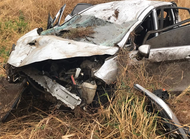 Motorista fica ferido após capotar carro na BR-230 em Cajazeiras