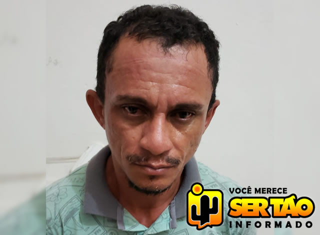 Homem acusado de furto e mulher de receptação são levados à delegacia na cidade de Sousa