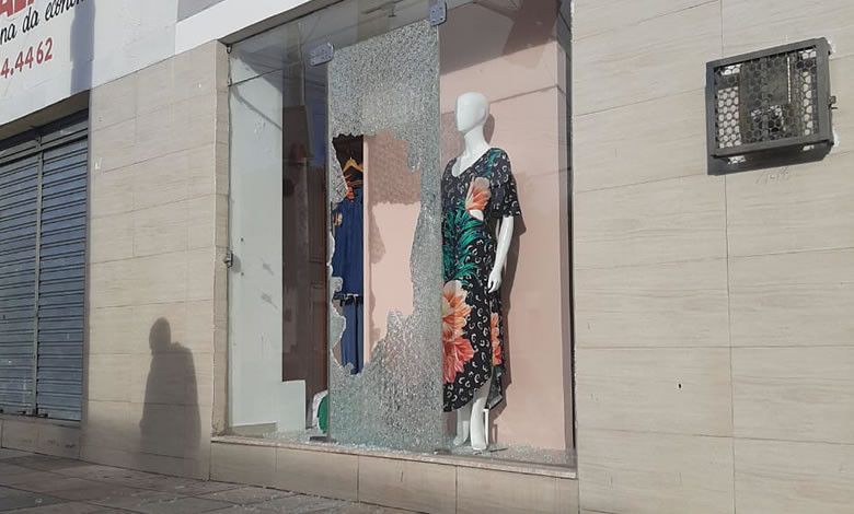 VÍDEO: Loja de roupas é arrombada e tem objetos furtados na cidade de Cajazeiras