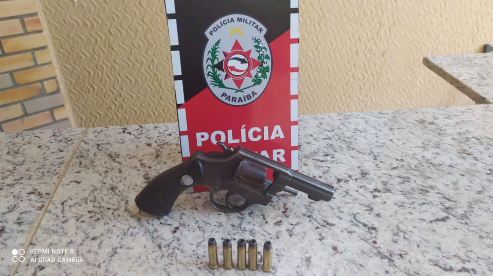 Polícia Militar prende homem por porte ilegal de arma de fogo em Mato Grosso/PB
