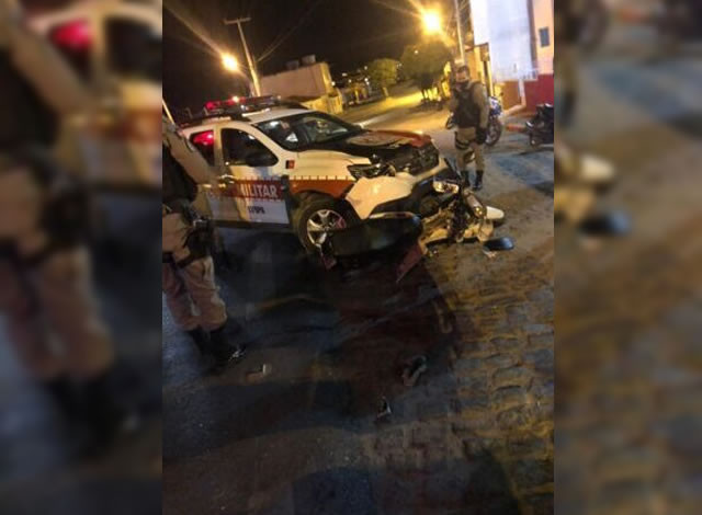Viatura da Polícia Militar se envolve em acidente durante perseguição em Piancó