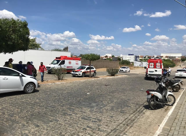 Mototaxista fica gravemente ferido após colidir contra carro na cidade de Cajazeiras