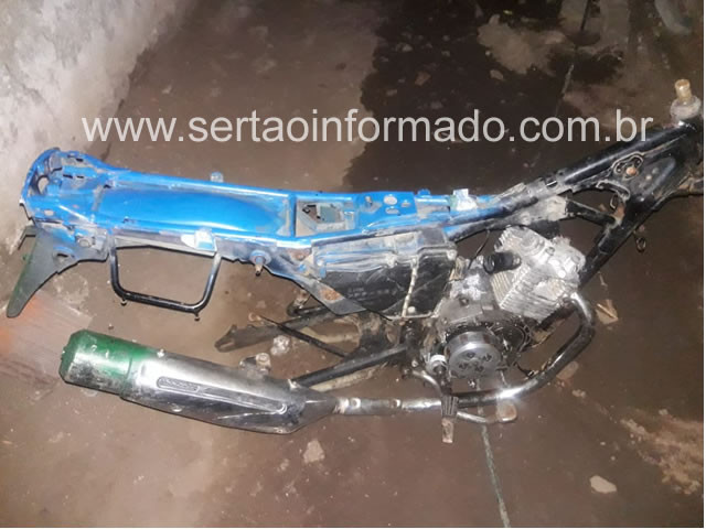 Chassi de moto possivelmente com restrição de roubo/furto é localizado pela Polícia Militar em Catolé