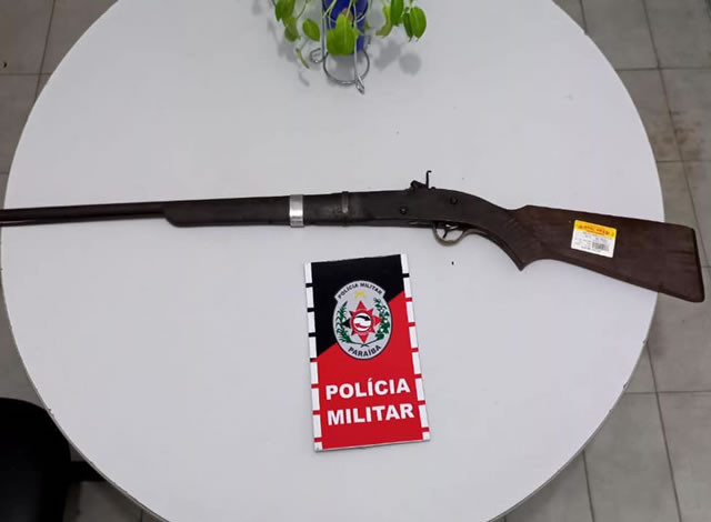 Homem é preso por posse ilegal de arma de fogo e mandado de prisão em Santa Cruz