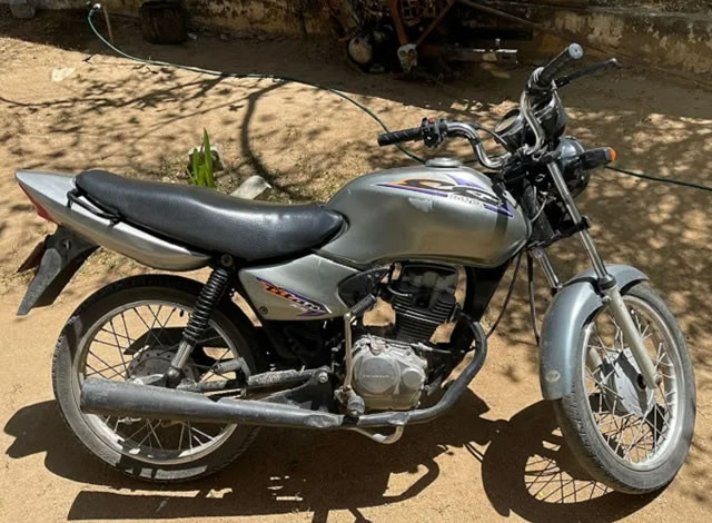 Polícia Militar recupera moto furtada na cidade de Pombal