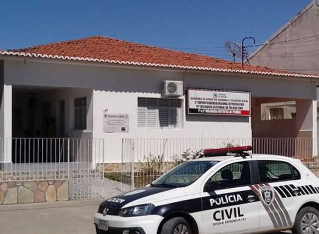 Policiais Civis de Pombal conduzem suspeito de violência doméstica à delegacia