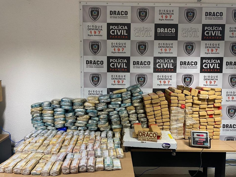 Grupo é preso com 300 quilos de drogas e mais de R$ 1 milhão, na Paraíba