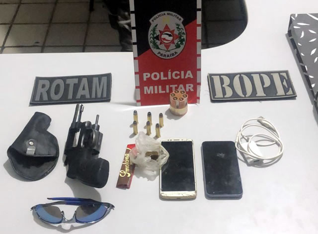 Polícia Militar prende homem com arma e apreende adolescente com droga em São Bento