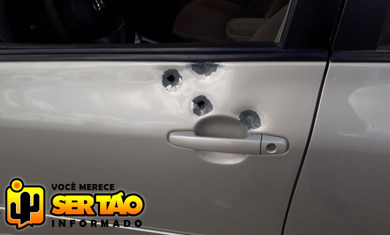Veículo é alvejado com diversos tiros de arma de fogo na cidade de Pombal
