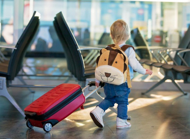 Saiba o que é necessário para crianças viajarem sem pais ou responsáveis