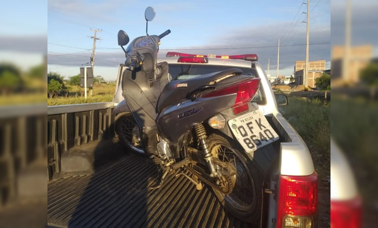 Dupla armada rouba motocicleta e celulares de populares na cidade de Sousa