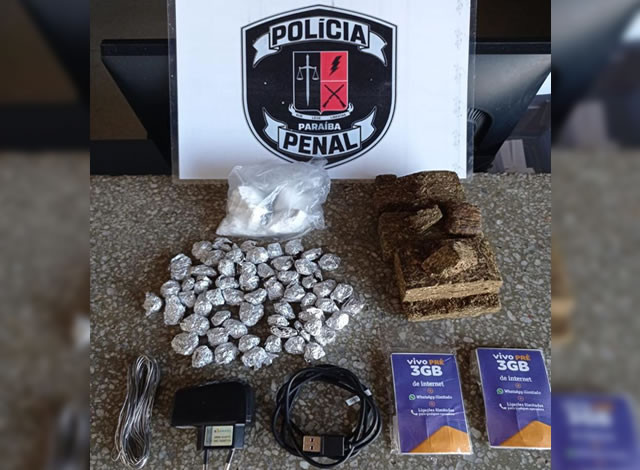 Policiais penais apreendem drogas arremessadas na Colônia Penal Agrícola de Sousa